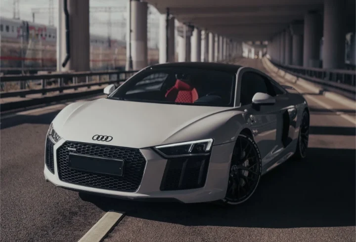 Your Dreams on the Road Audi R8 White Luxury Car Experience