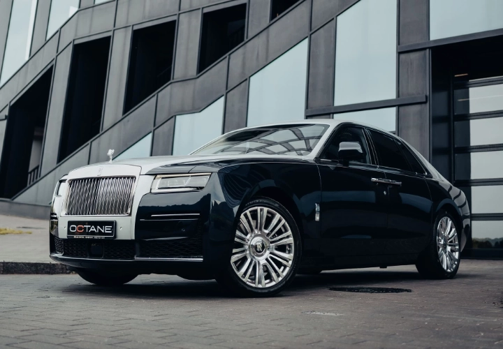 Rolls Royce Ghost Dubai Rental - Luxury Car Hire book now